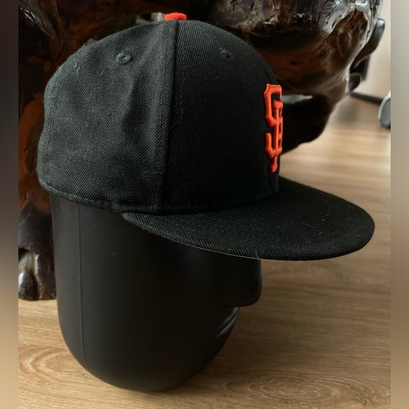 San Francisco Giants MLB Essential Black 9FIFTY Cap 2002 World Serious - Picture 4 of 16